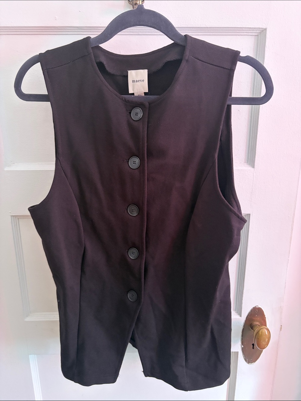 Maeve Black Button-Front Sleeveless Shell